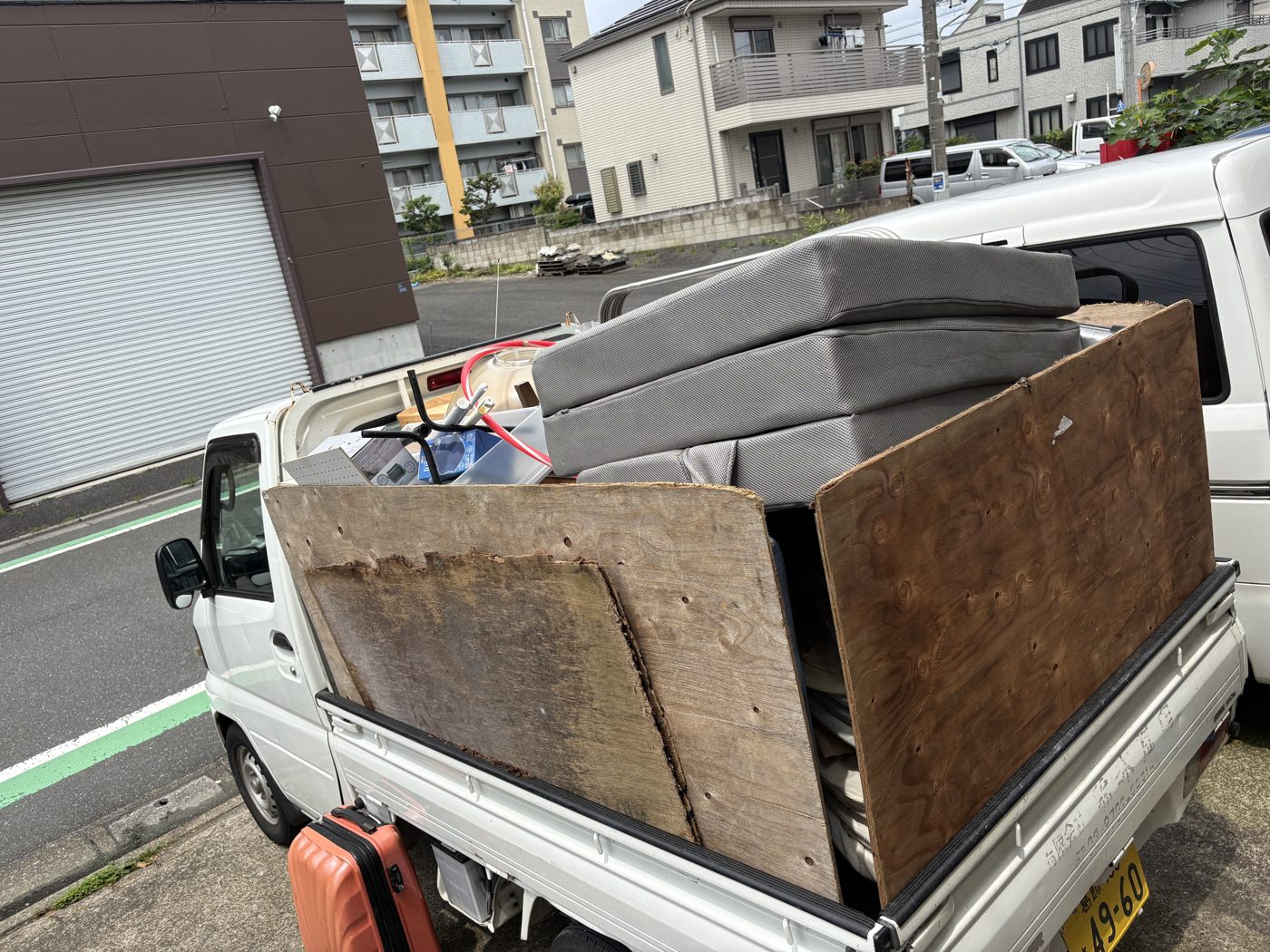 軽トラックへの積込み・搬出